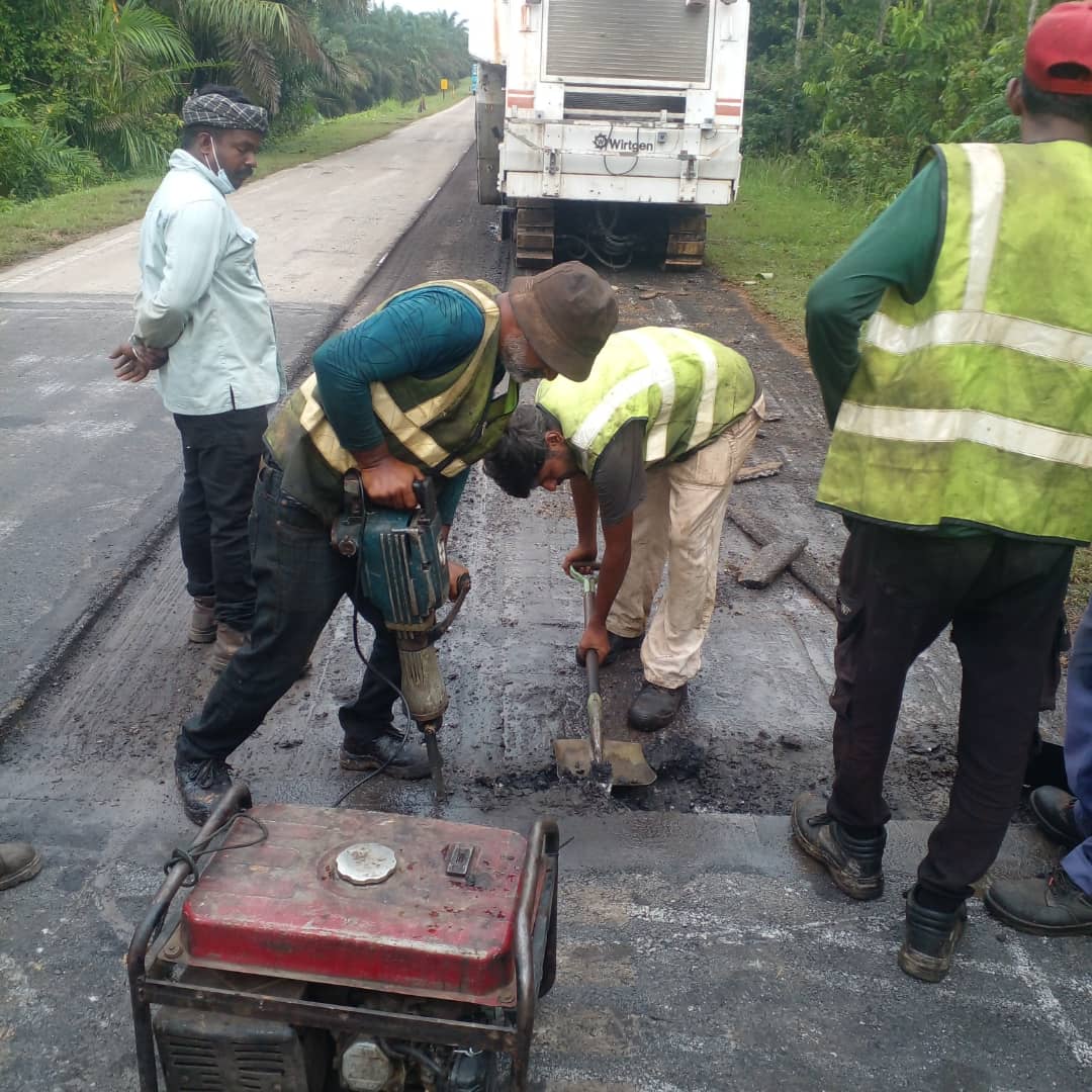 Kerja Berkala Pavemen – Mill & Pave Laluan FT1154 Jalan Felda Besout — 3