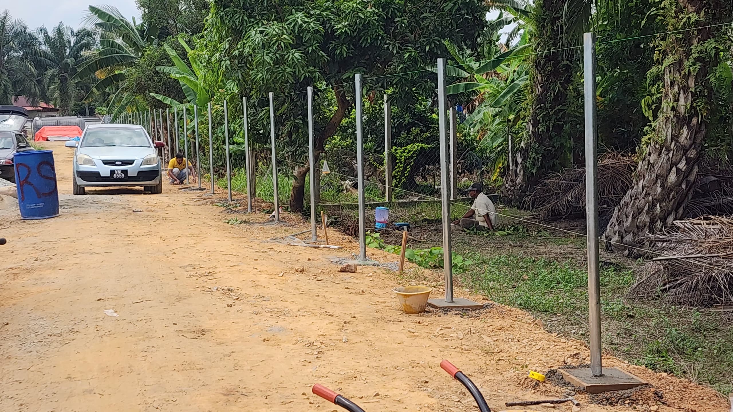 Membina Pagar Keselamatan 2500 Meter di TKPM Titi Gantong (Fasa 1, 2025) — 4