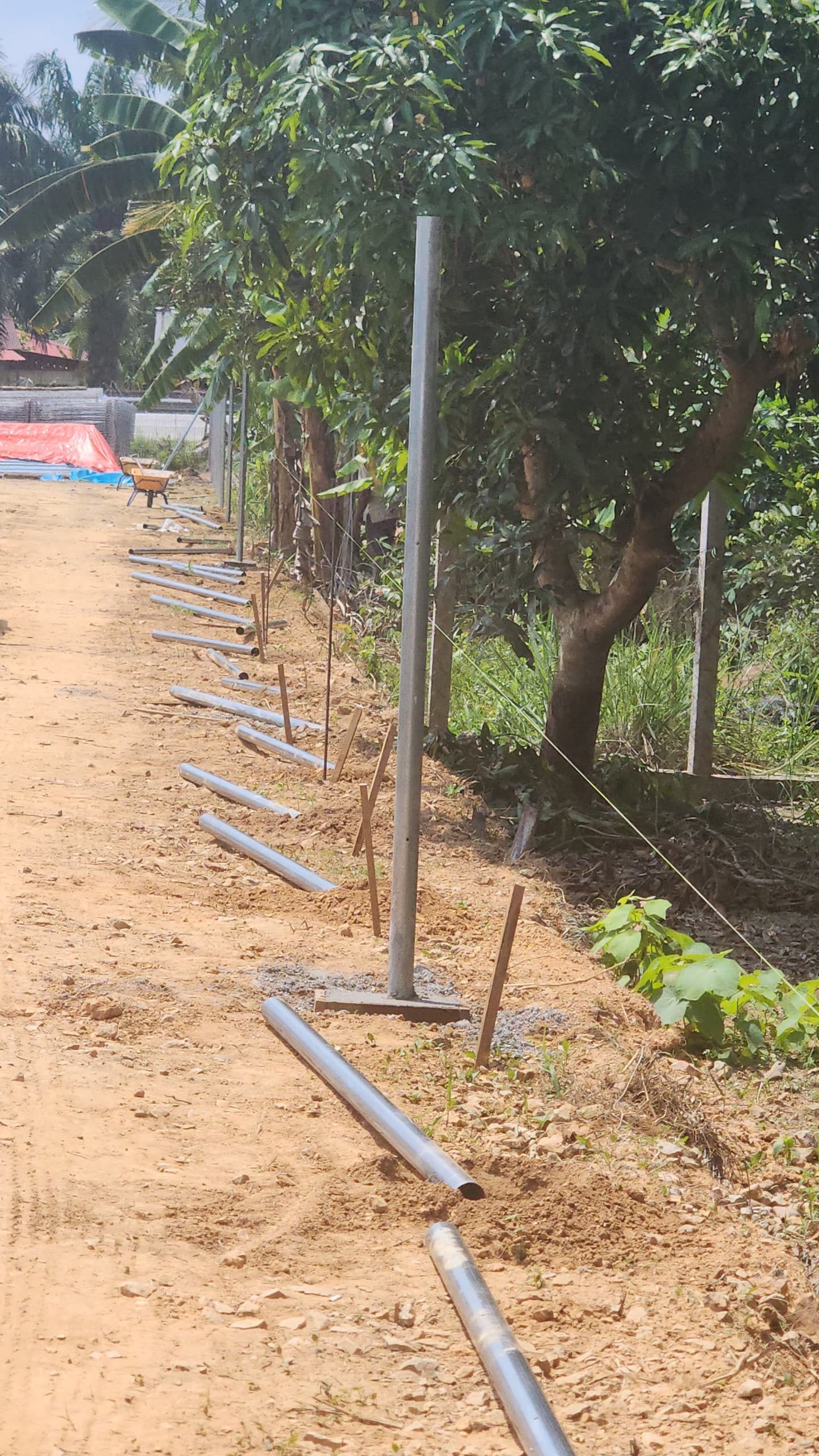 Membina Pagar Keselamatan 2500 Meter di TKPM Titi Gantong (Fasa 1, 2025) — 7