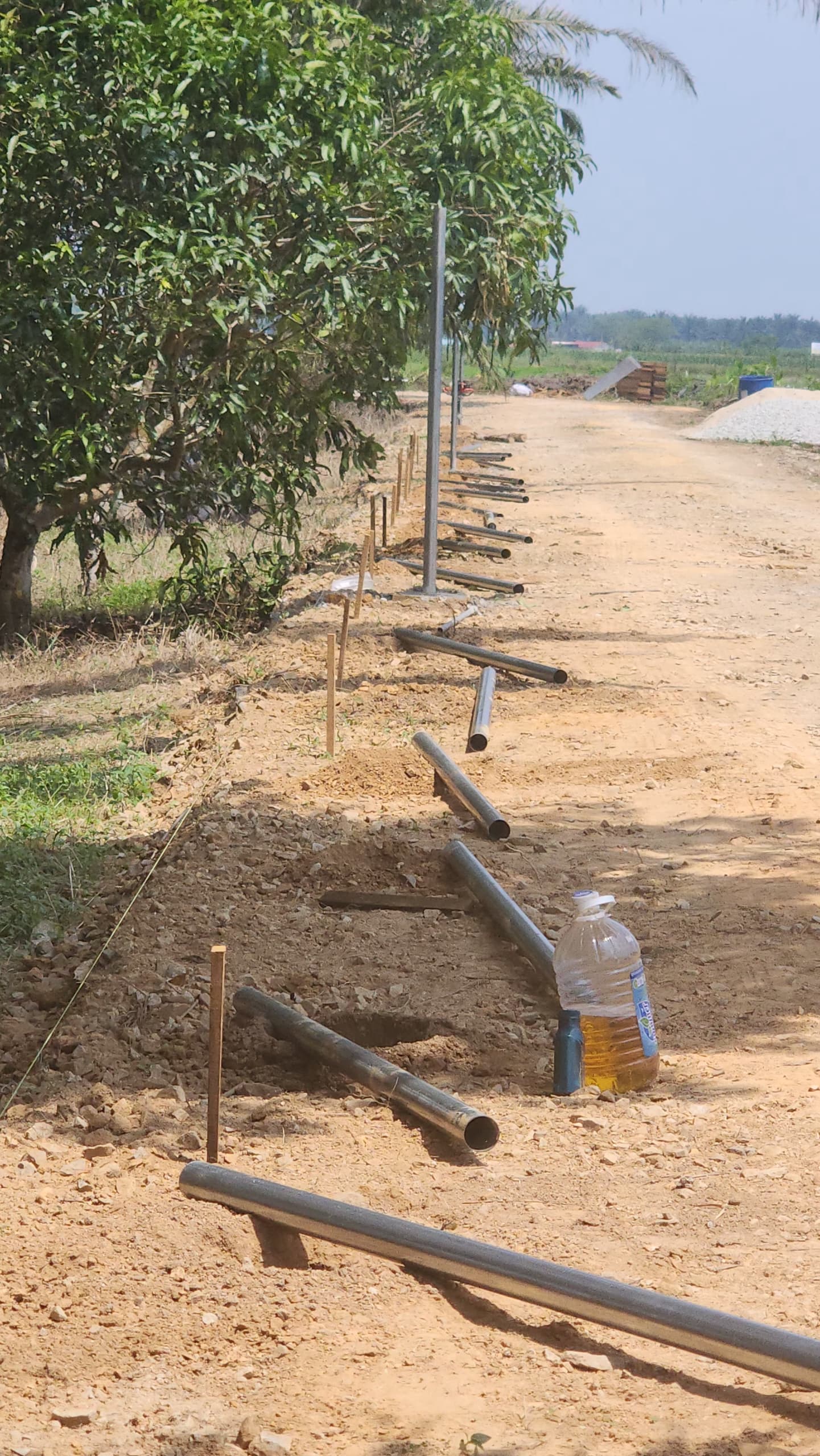 Membina Pagar Keselamatan 2500 Meter di TKPM Titi Gantong (Fasa 1, 2025) — 8