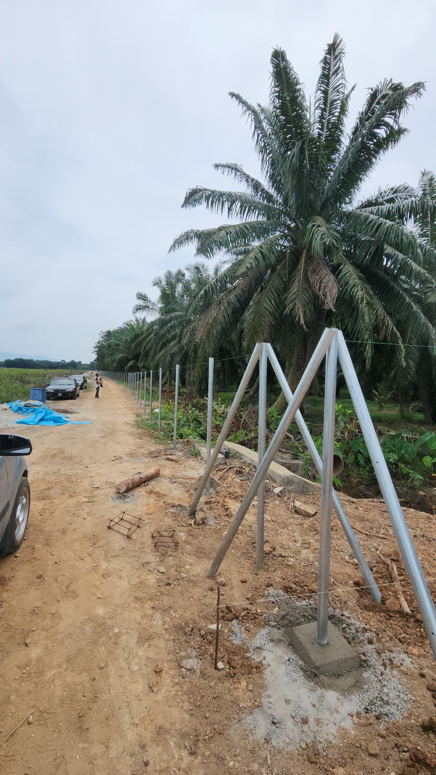 Membina Pagar Keselamatan 2500 Meter di TKPM Titi Gantong (Fasa 1, 2025) — 13