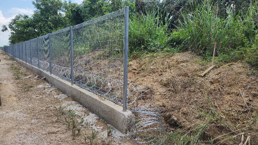 Membina Pagar Keselamatan 2500 Meter di TKPM Titi Gantong (Fasa 1, 2025) — 14